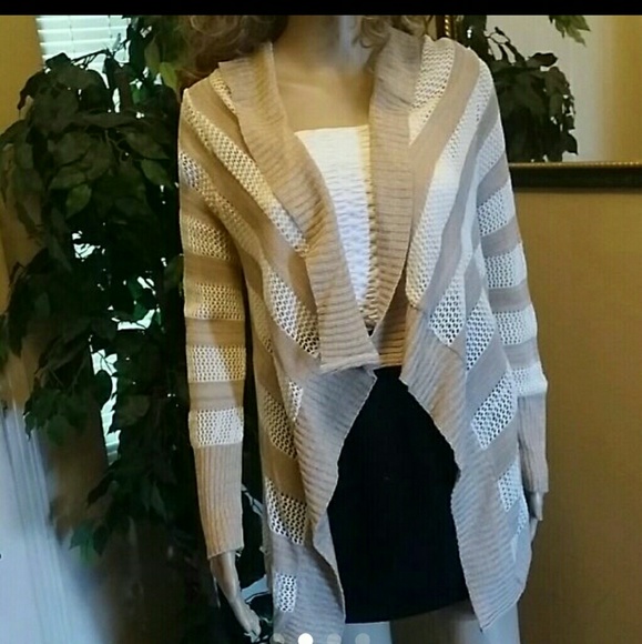 NEW Pretty Tan & White Striped Sweater sz med