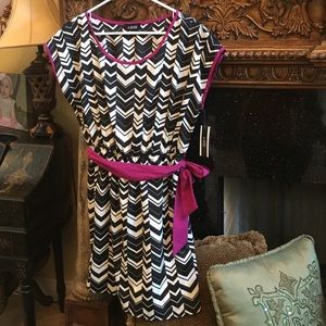 Black & White chevron print with fuschia trim NWT