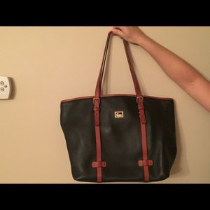 Black and Tan Dooney & Bourke purse!