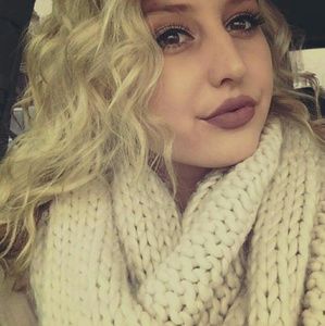 Meet your Posher, Bailey