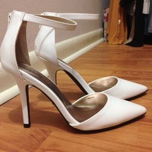 White Heels 👠