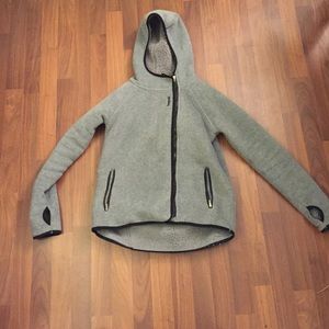 Reebok fuzzy jacket!🌻