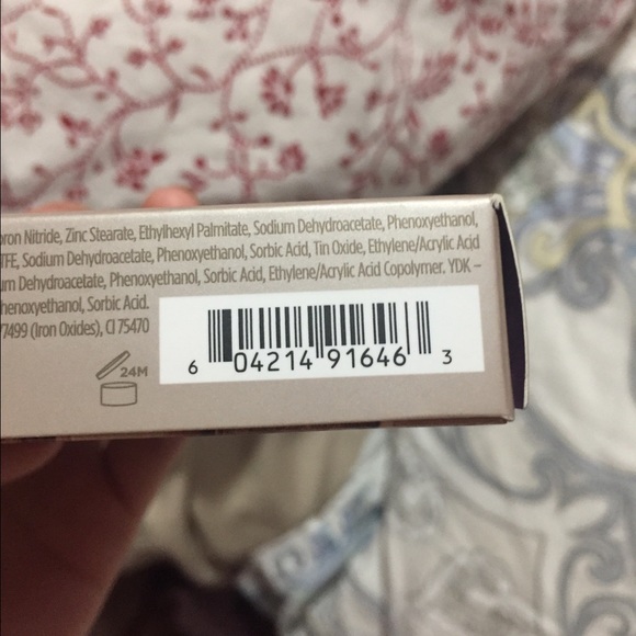 Urban Decay Naked 2 Eyeshadow new with box - Picture 3 of 3