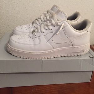 White Nike Air Force 1