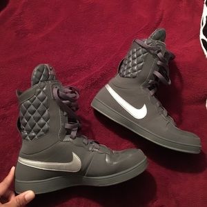 Nike Legend Hightop boots