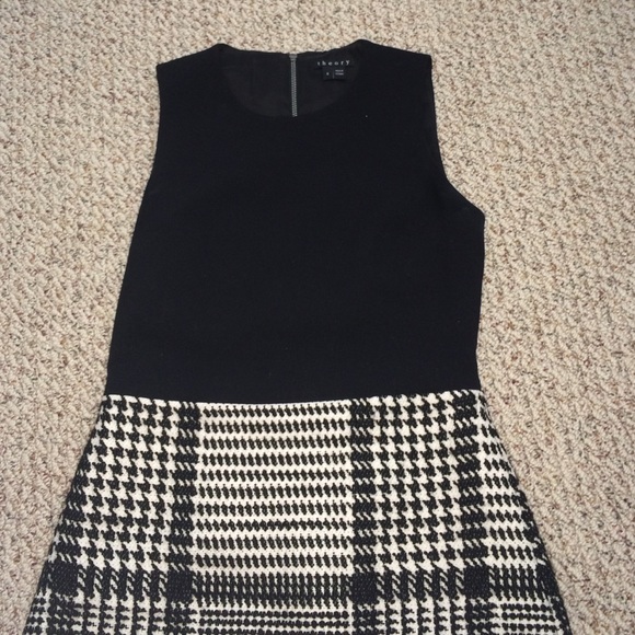 Theory dress. Lowest price !