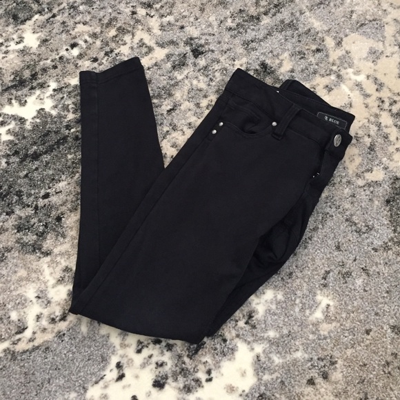 Black Skinny Jeans