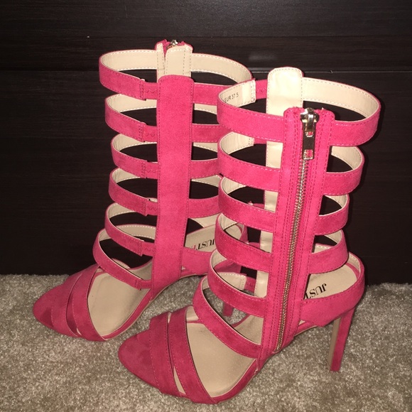 Strapped sandal with a sculpted heel and zipper - Picture 1 of 2