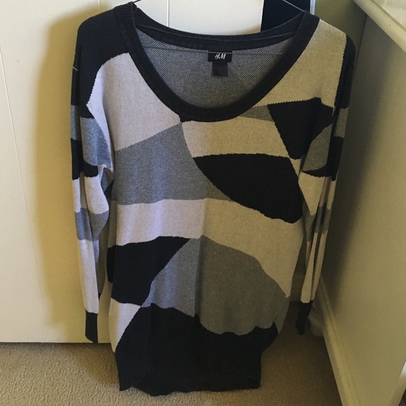 Geometric sweater. - Picture 1 of 1