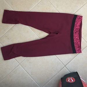LULULEMON CROP LEGGINGS