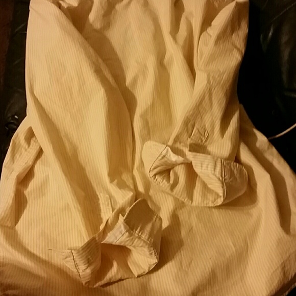 MEN'S VERY STYLISH BUTTON UP, WORN 1 TIME DOLLS! - Picture 3 of 4