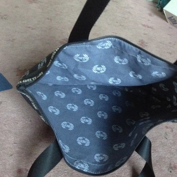 Brand new vs pink tote - Picture 3 of 3