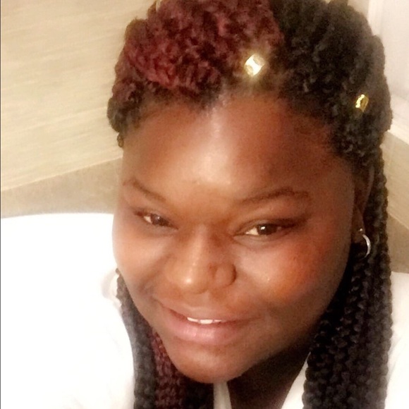 Meet your Posher, Latayvia - Picture 1 of 1