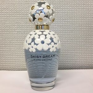 ISO Marc Jacobs daisy perfume
