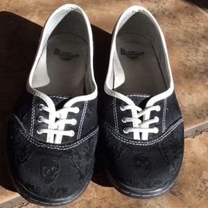 Doc Martens Portobello skull flats