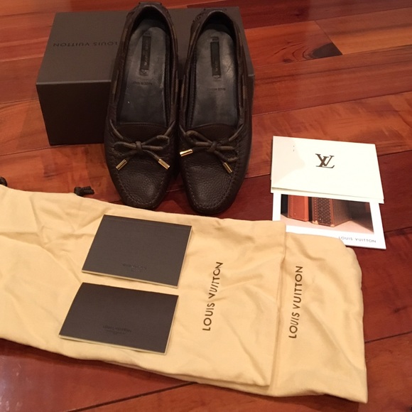 Louis Vuitton women's driving shoes/ Loafers
