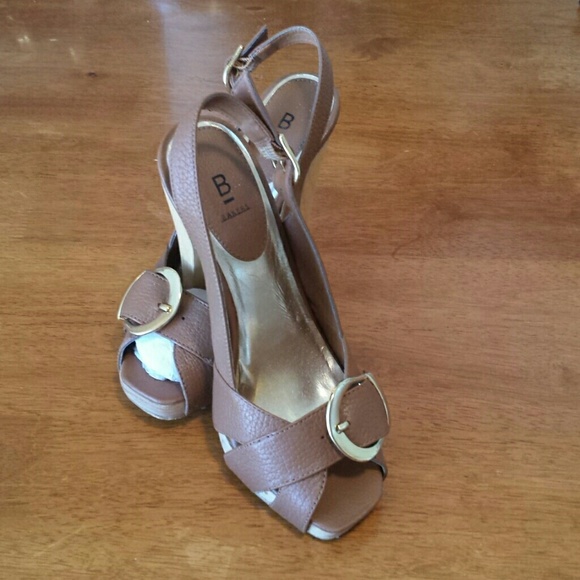 Platform Sandals - Picture 1 of 3