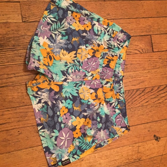 Patagonia barely baggies womens xs