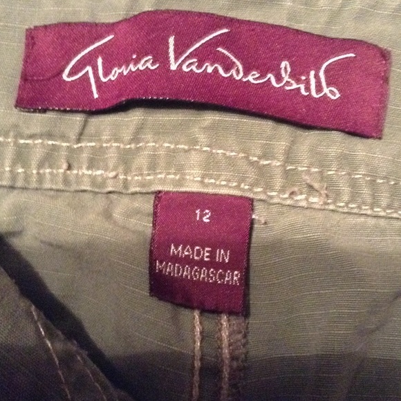 Shorts - Picture 2 of 4