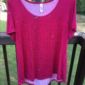 Excellent Condition LuLaRoe Classic Tee