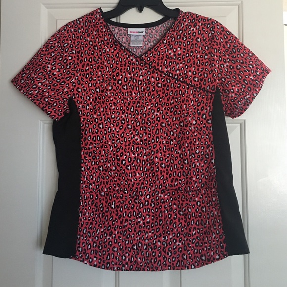 NWOT leopard scrub top size small