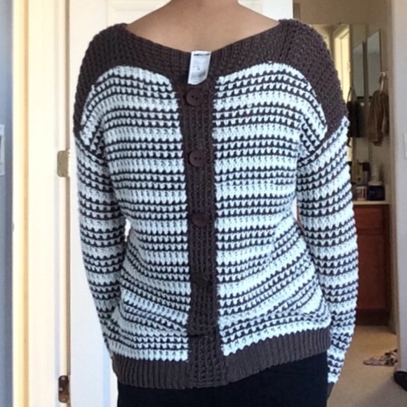 Green white sweater - Picture 3 of 4