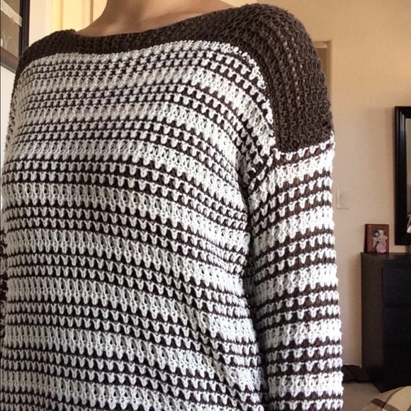 Green white sweater - Picture 4 of 4