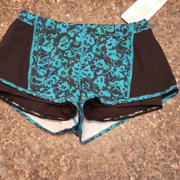 Lululemon Meshed Up Shorts NWT floral 8