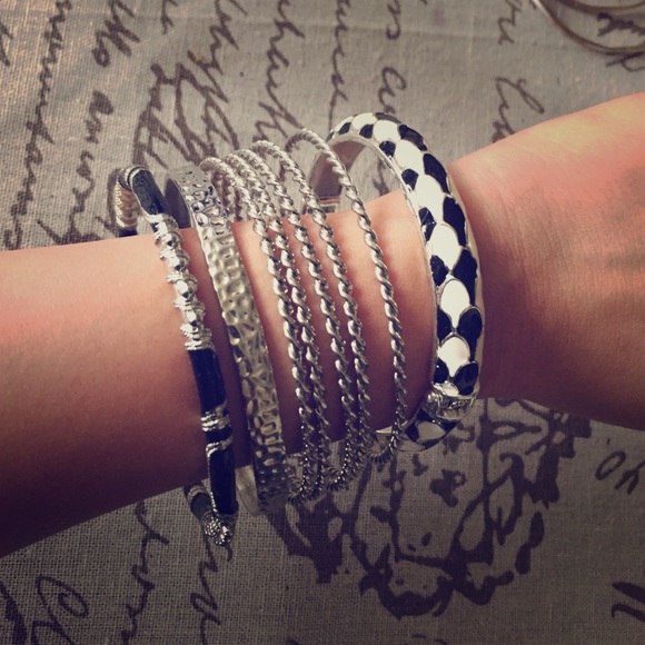 Jewelry - Bracelet set black white and silver mix colors