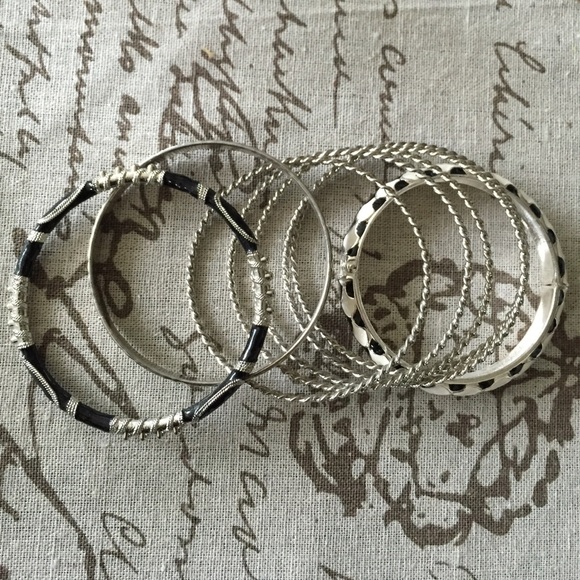 Bracelet set black white and silver mix colors - Picture 2 of 3