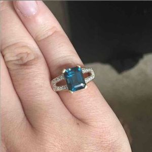 Blue Topaz Diamond 14k Yellow Gold ring