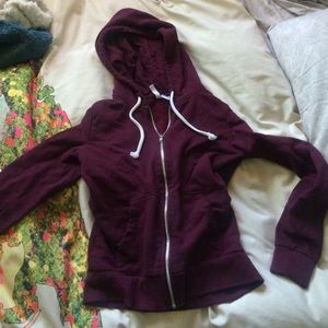 H&M Sweaters - H&M maroon hoodie H&M Sweaters - H&M maroon hoodie