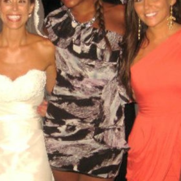 Lipsy London one shoulder ruched dress - Picture 2 of 2