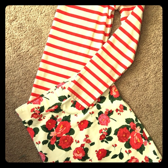 Forever 21 eye-catching floral mini skirt!