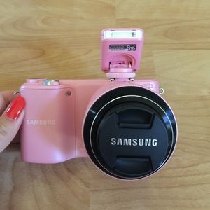 Samsung NX2000 Camera