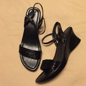 Kenneth Cole Reaction sequined holiday wedges 10