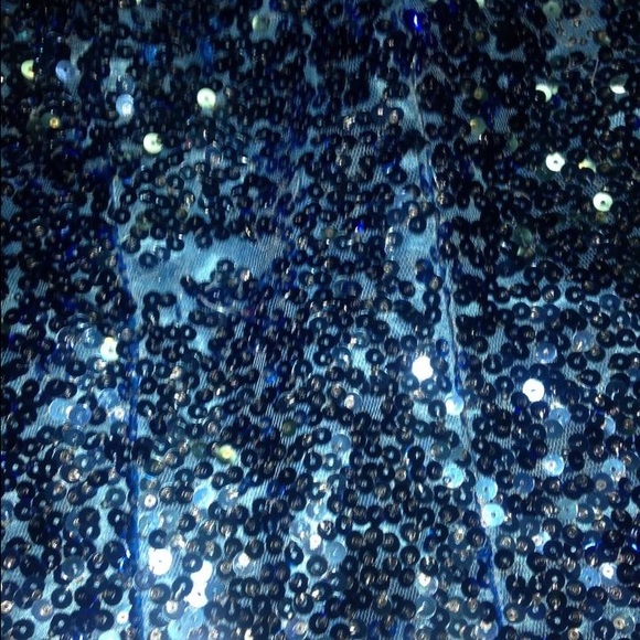Turquoise sequins gown - Picture 2 of 3