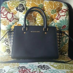 Michael Kors Selma Bag with gold rivets Medium