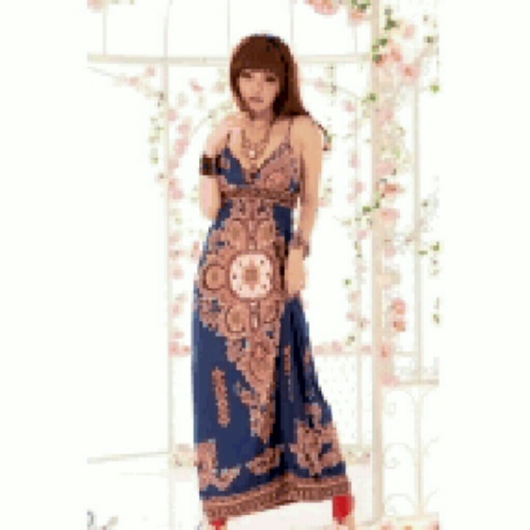 Dress - Picture 3 of 3