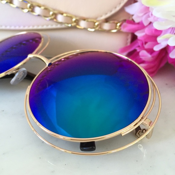 "Zoë" Sunglasses || Gold & Green Mirror Circle - Picture 3 of 7