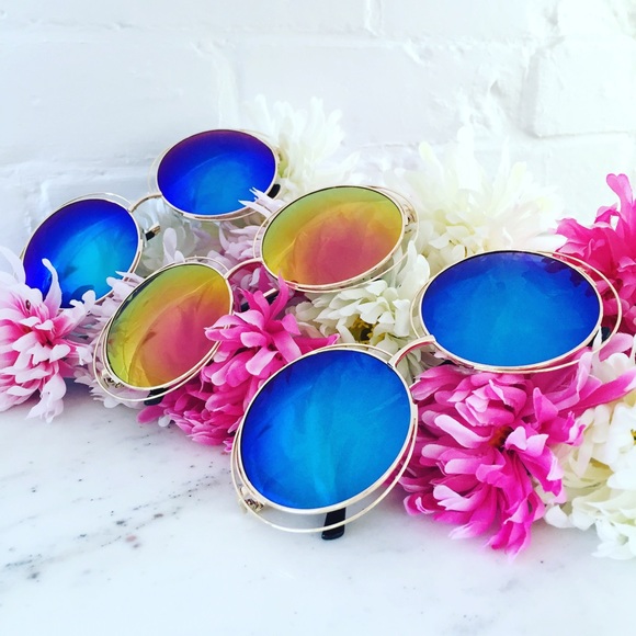 "Zoë" Sunglasses || Gold & Green Mirror Circle - Picture 5 of 7