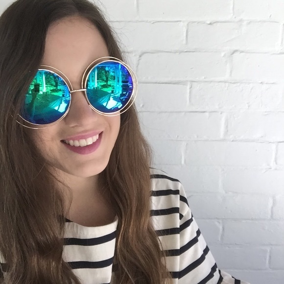 "Zoë" Sunglasses || Gold & Green Mirror Circle - Picture 4 of 7