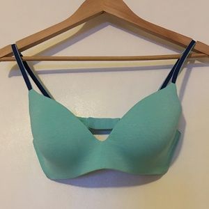 SALE✨VS No Wire Bra