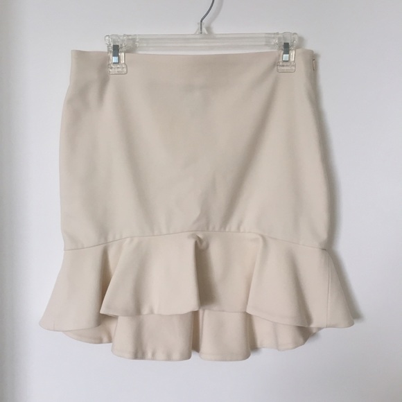 Ivory Zara mini skirt with ruffle