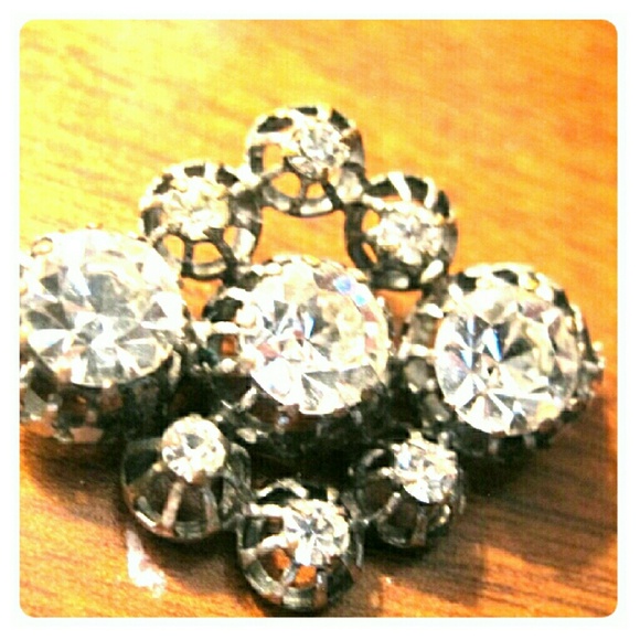 Vintage Crystal brooche