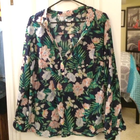 Floral long sleeve blouse