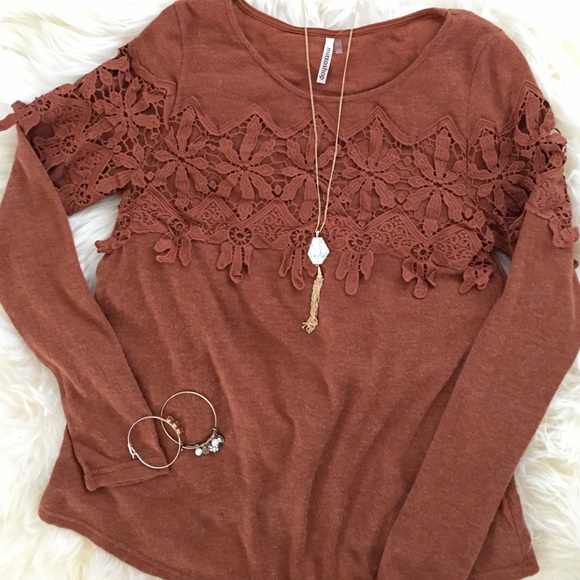 ‼️SOLD OUT‼️Lace Trimmed Sweater - Picture 4 of 4