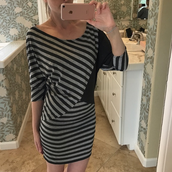 NEW 💕Charcoal Striped Tunic Top - Picture 3 of 4