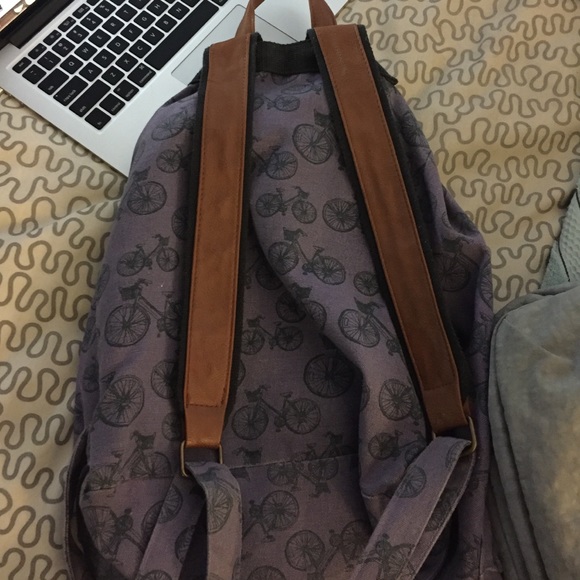 Cute backpack - Picture 2 of 3