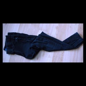 black jean/leggings (jeggings?)